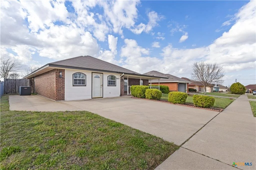 Photo of 4307 Menard DR