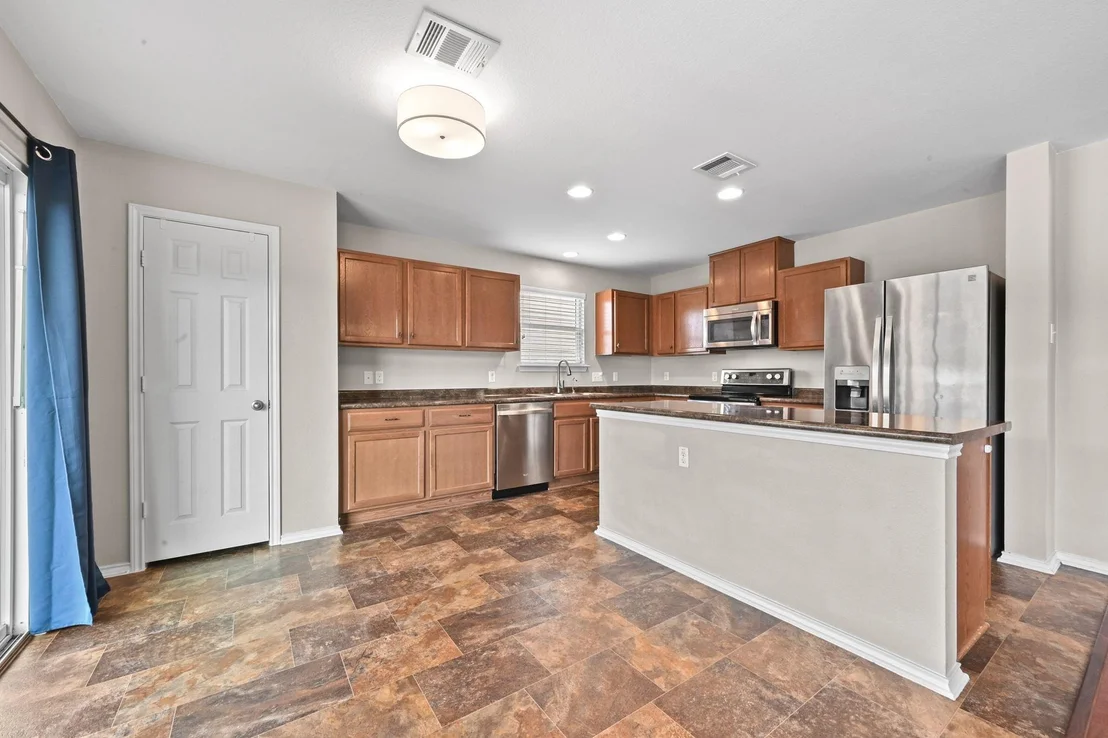 Photo of 181 Cushman DR