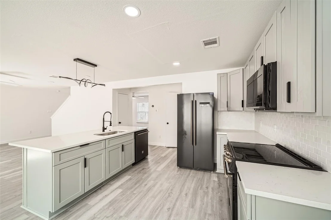 Photo of 2604 Andres WAY