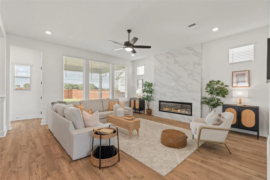 Photo of 2116 Tobiano TRCE