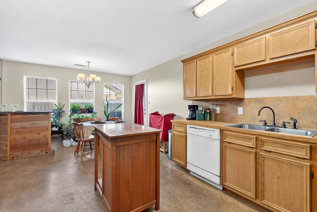 Photo of 2416 Merle DR