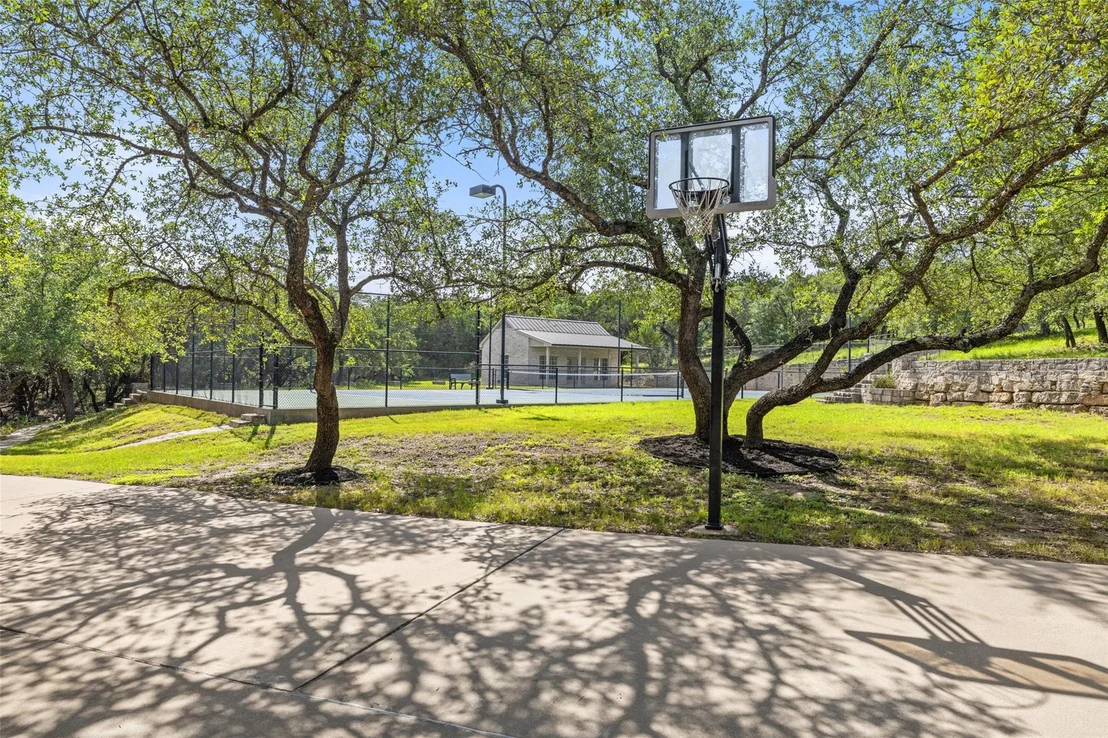 Photo of 604 N River Hills RD