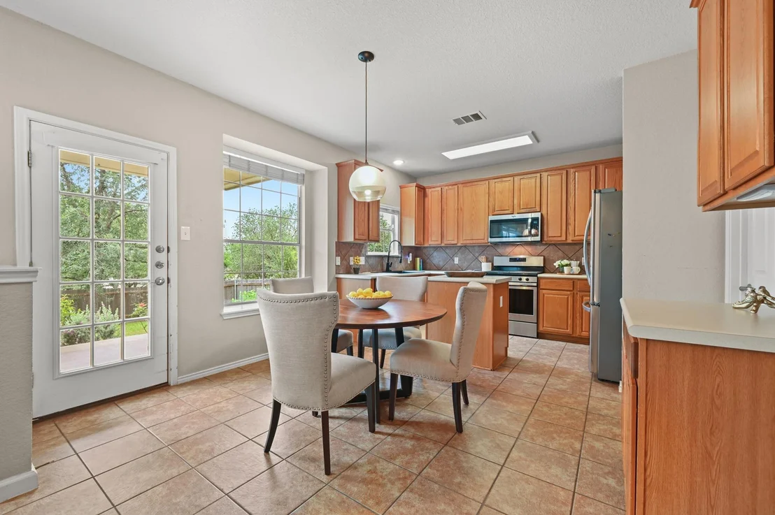 Photo of 10701 Beard Ave