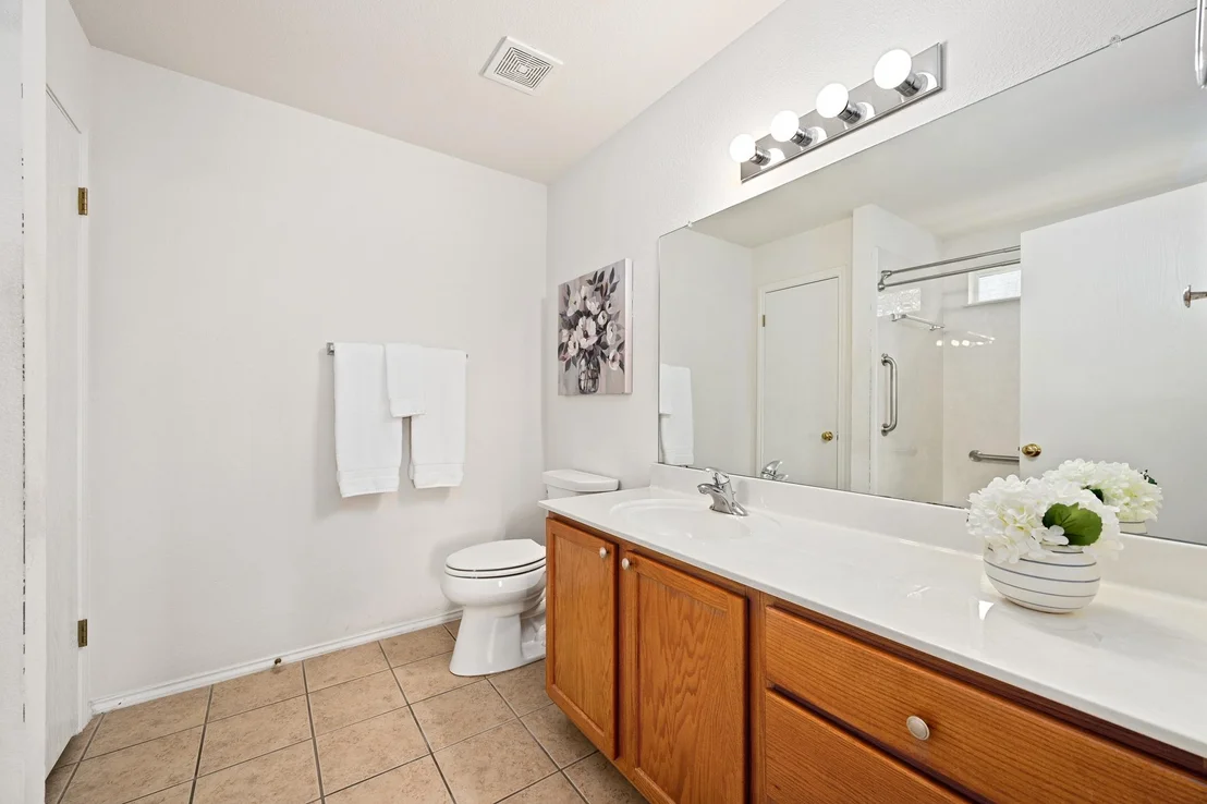 Photo of 204 Katherine WAY