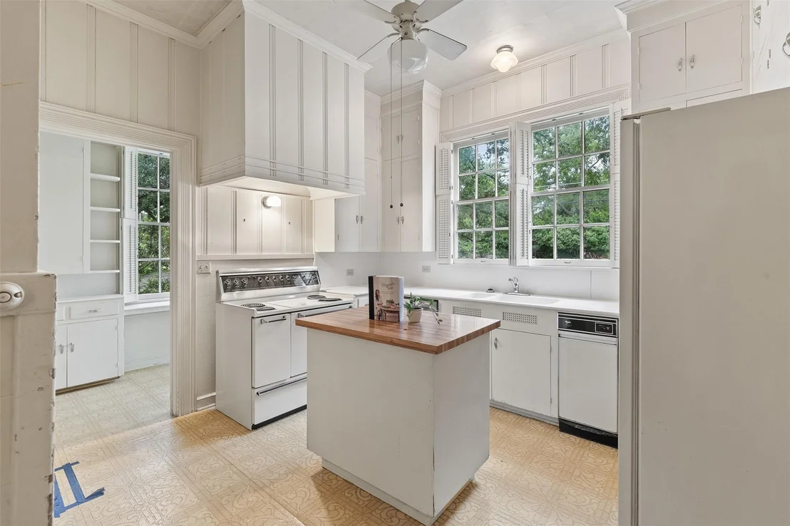 Photo of 516 W Nugent Ave