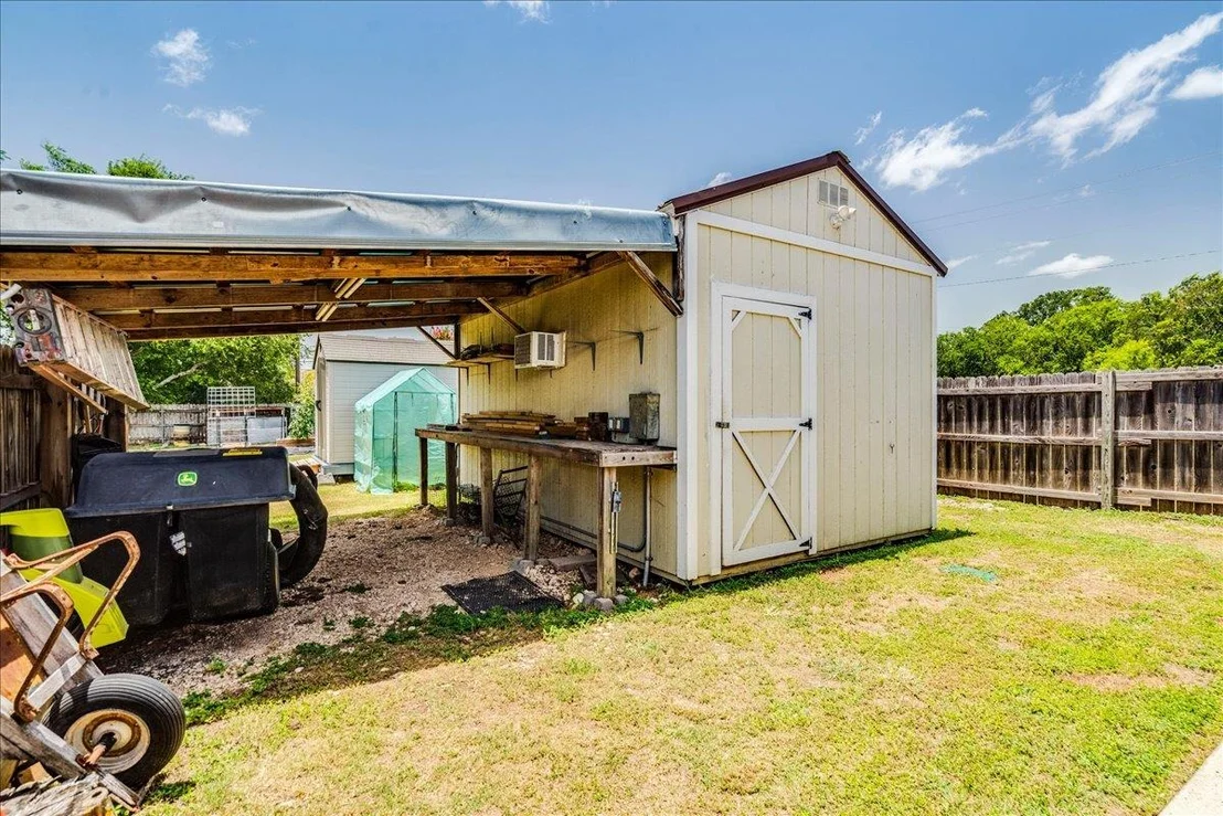 Photo of 301 Verbena DR