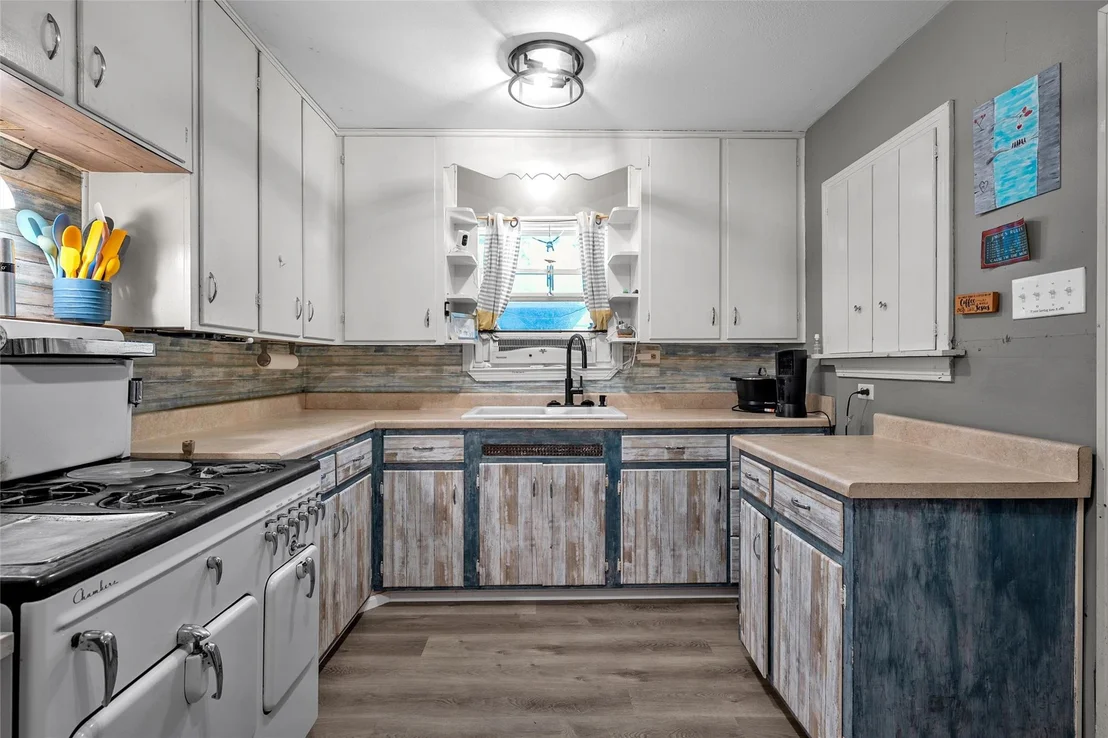Photo of 301 N 40th ST