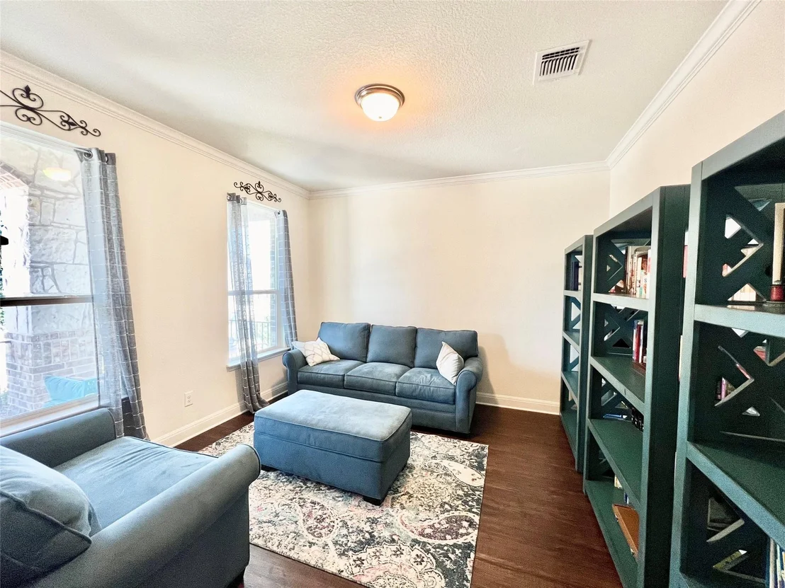 Photo of 504 Sheepshank DR