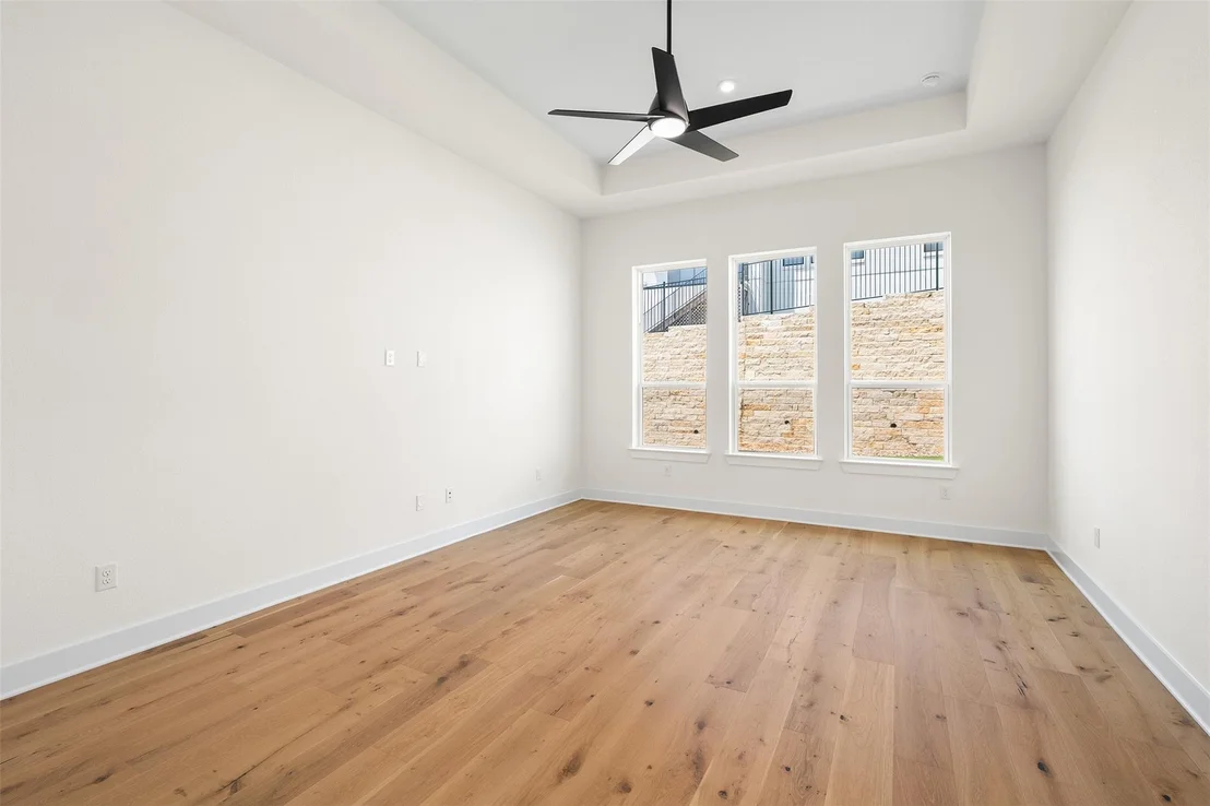 Photo of 1813 Lucera BND