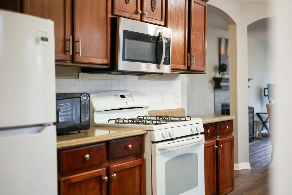 Photo of 3800 Hickox DR