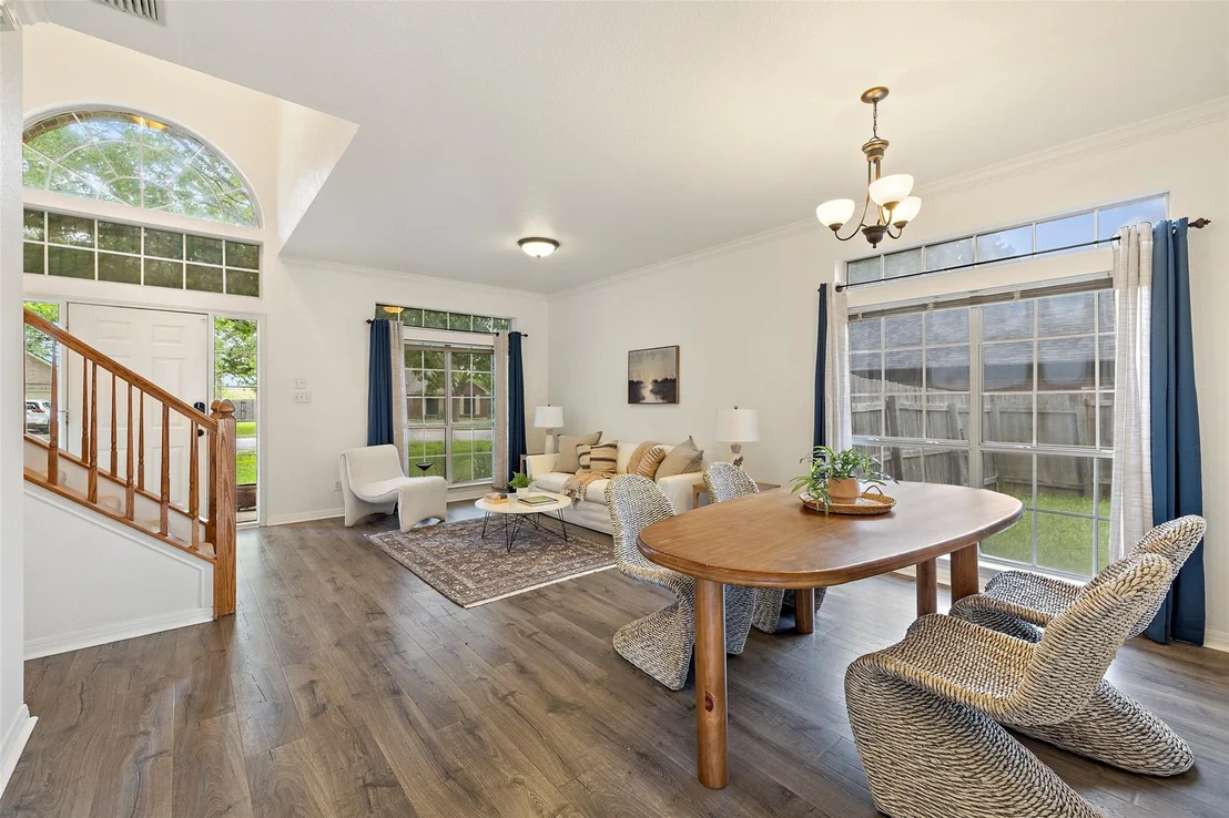 Photo of 900 Laurel CV