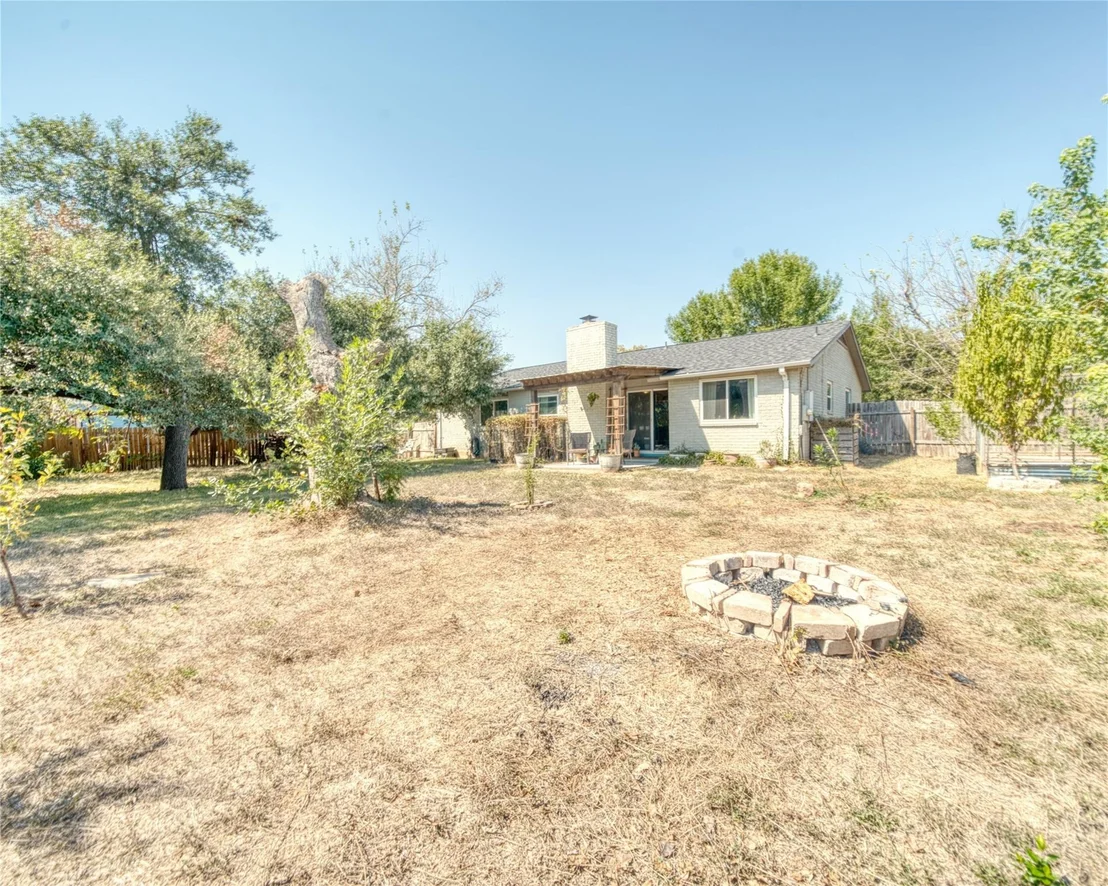 Photo of 1009 Green Meadow DR