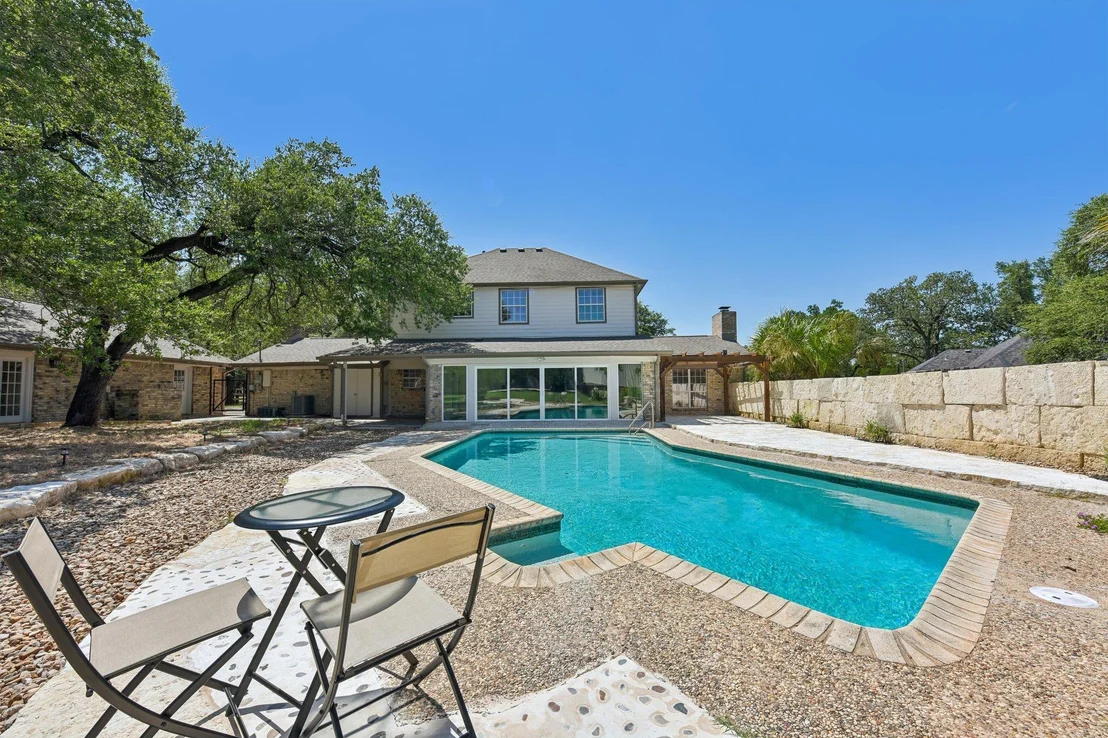 Photo of 1915 Oak Forest DR