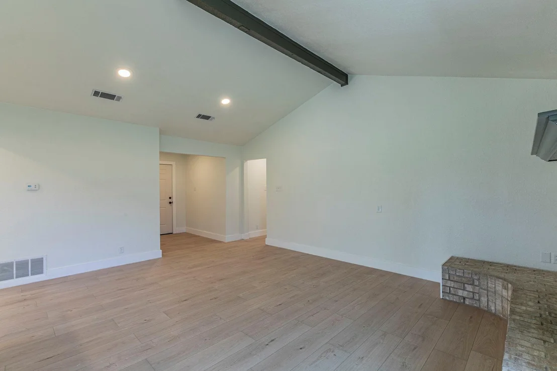 Photo of 3019 Summit DR