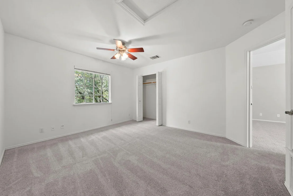 Photo of 2028 Desco DR