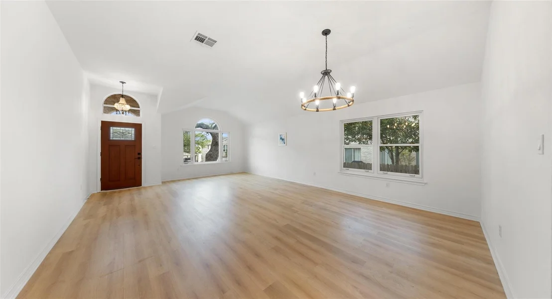 Photo of 2527 Crenshaw DR