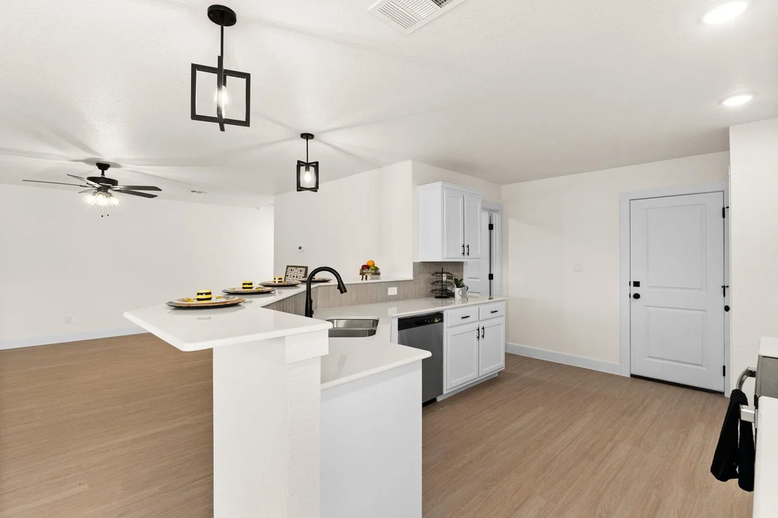 Photo of 2115 Blackhawk LOOP