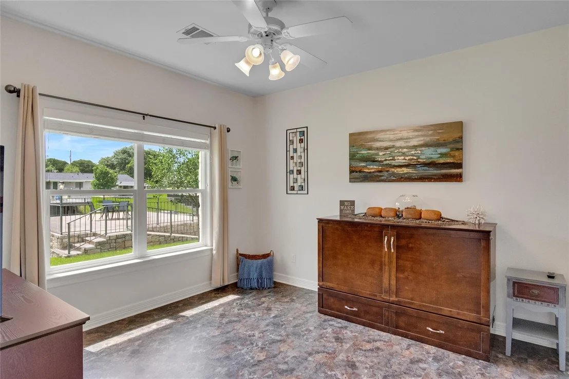Photo of 307 E Pheasant RD