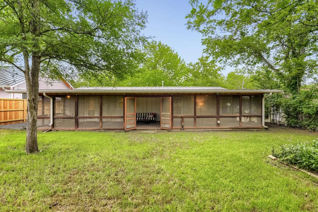 Photo of 1109 Fieldcrest DR