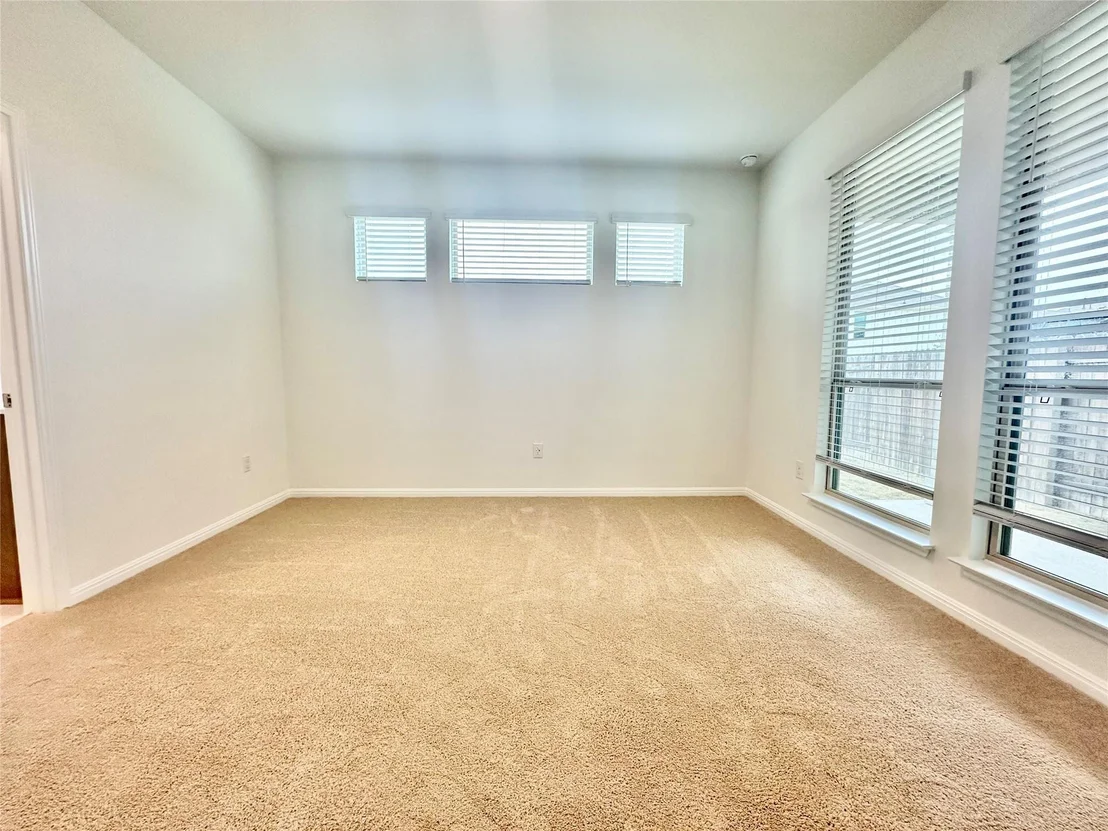 Photo of 172 White Horses DR
