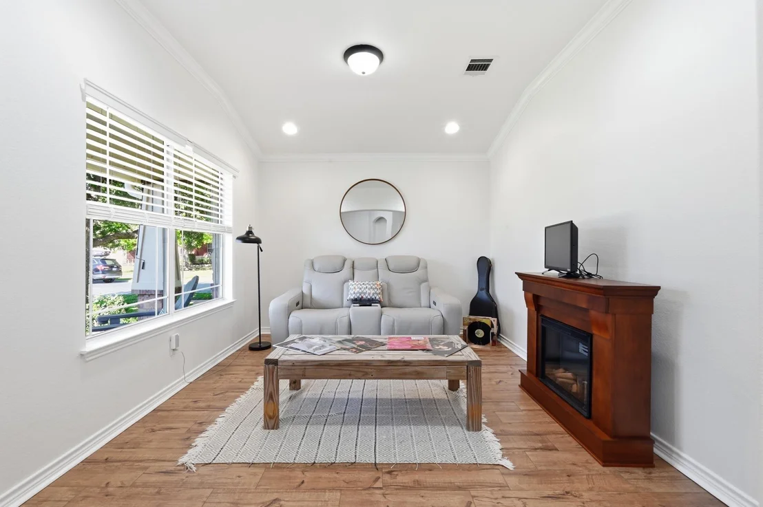 Photo of 1118 Giberson WAY