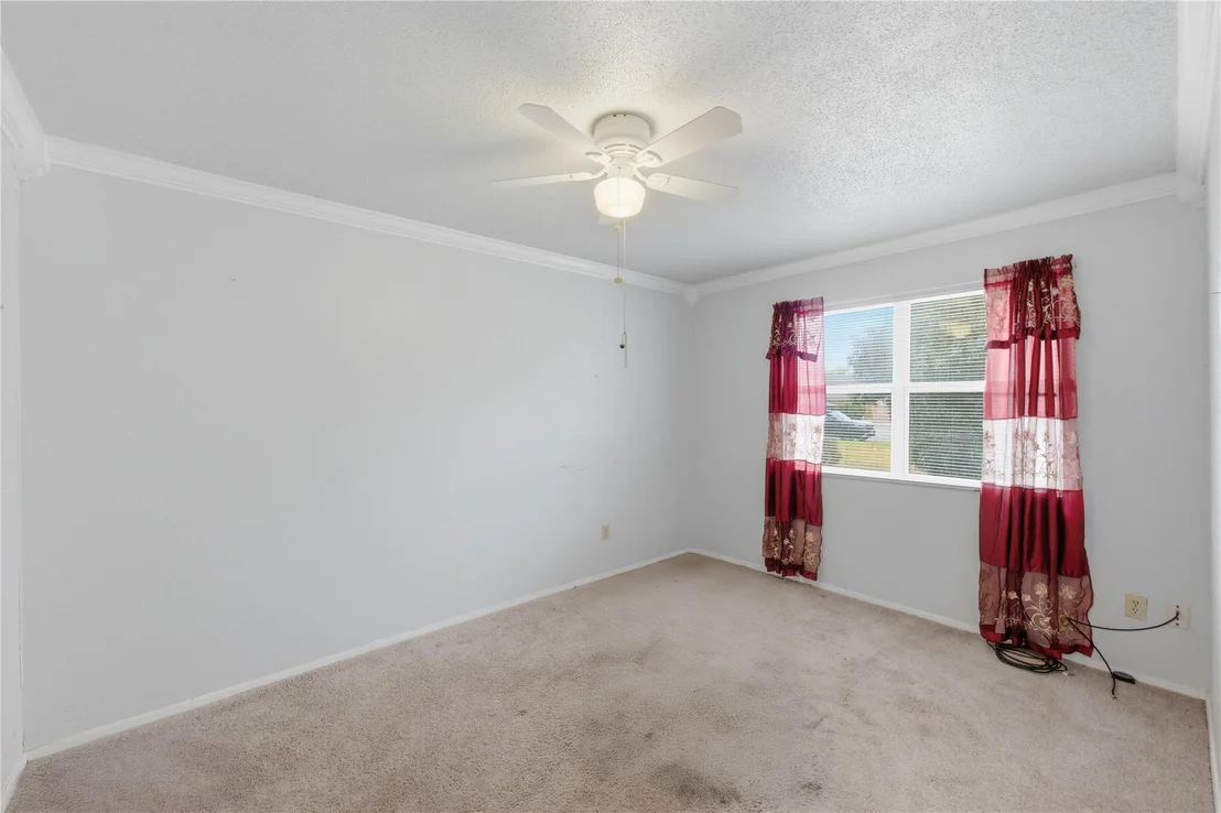 Photo of 207 W 17th ST
