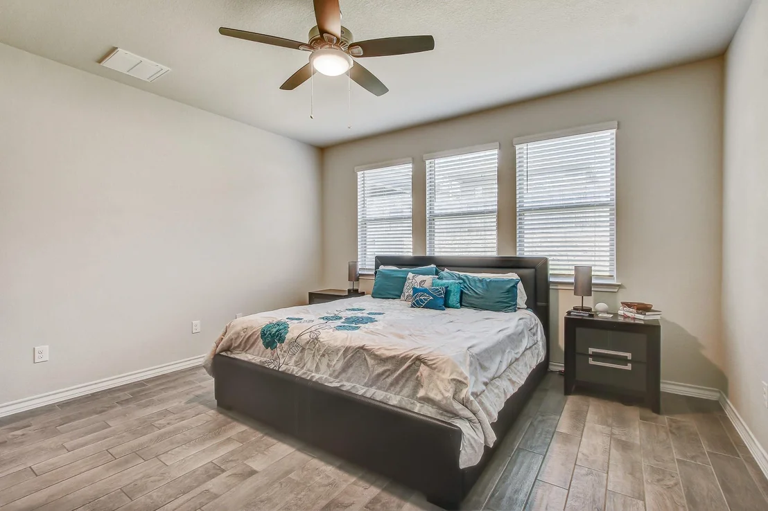 Photo of 495 Eves Necklace DR