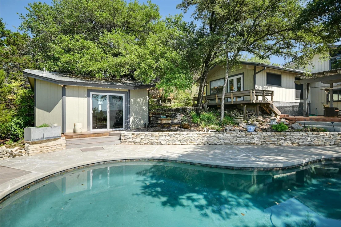 Photo of 1004 Castle Ridge RD