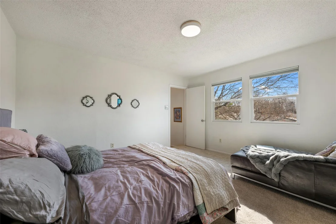 Photo of 5100 Lambs LN