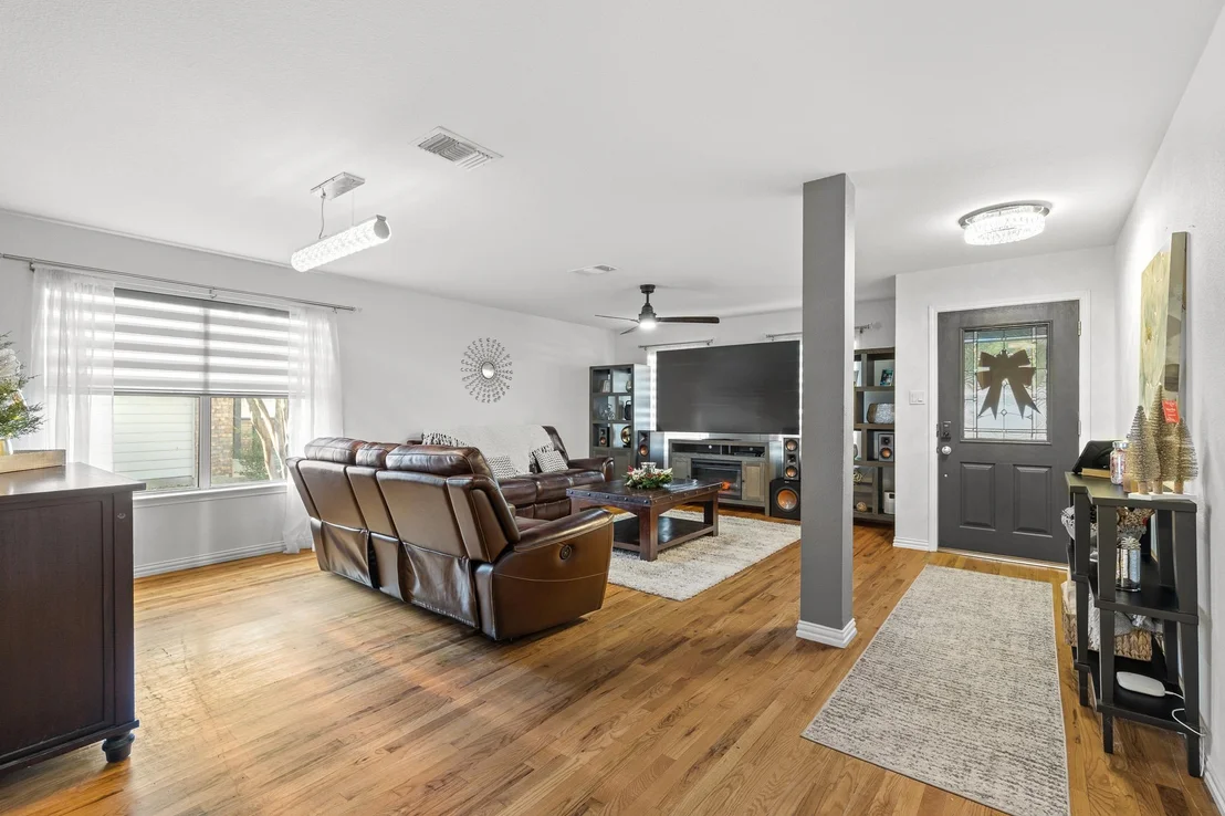 Photo of 615 Barbara WAY