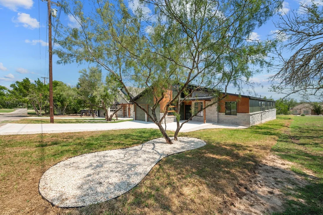 Photo of 420 Bedford DR