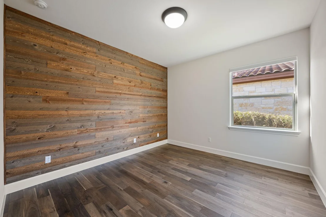 Photo of 102 Cedar Glen CV