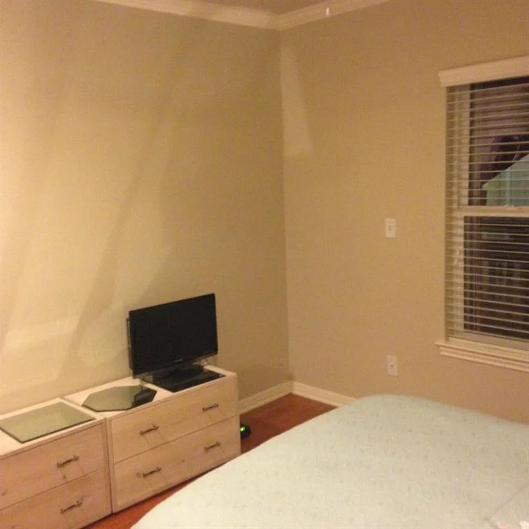 Photo of Unit 3 at 3011 Speedway ST