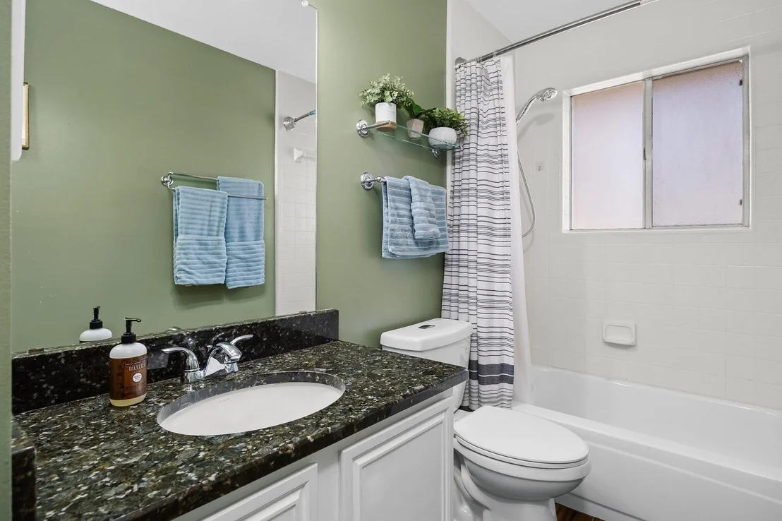 Photo of 1112 Faircrest DR
