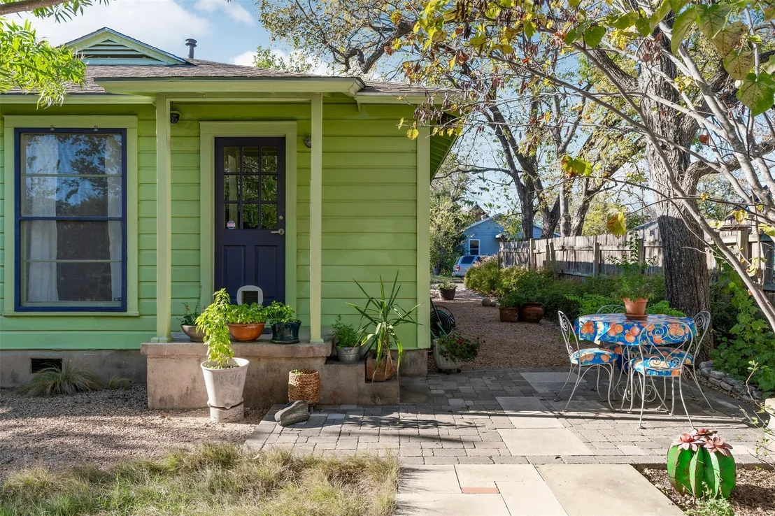 Photo of 5205 Martin Ave