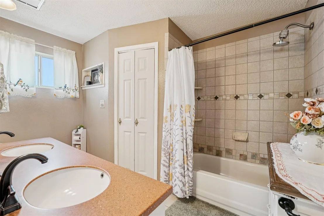 Photo of 11203 Travis DR