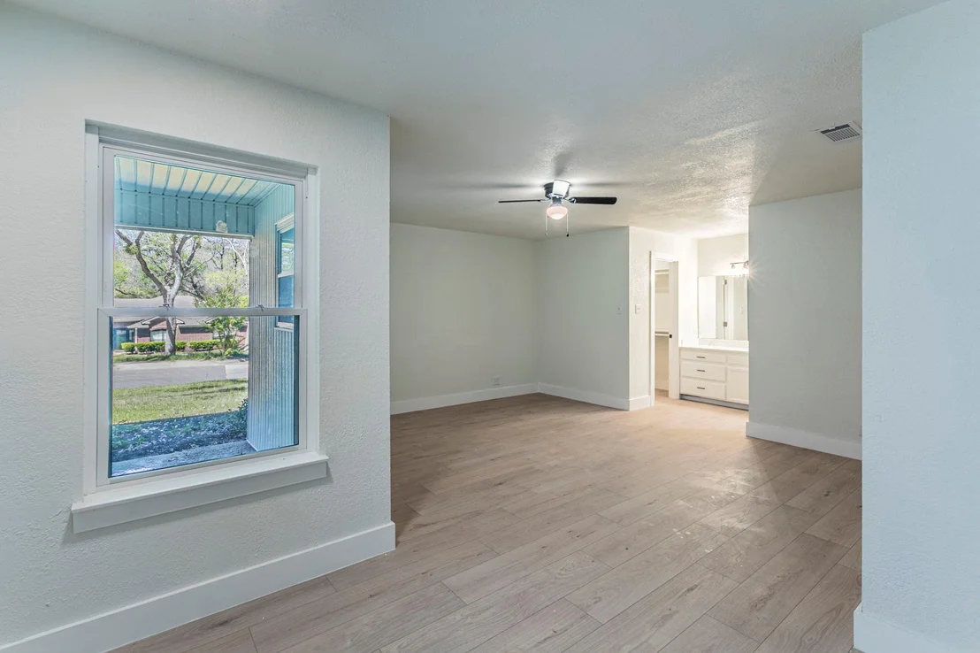 Photo of 3019 Summit DR