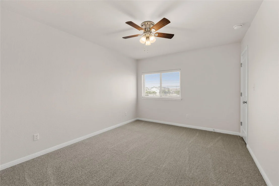 Photo of 6044 Genova PL