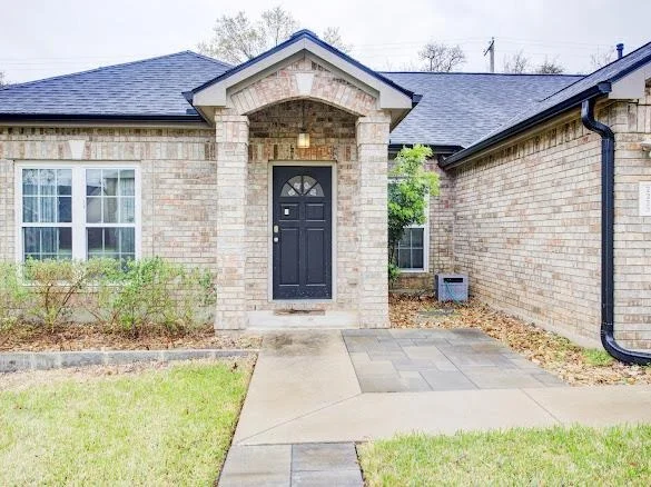 Photo of 2223 Mockingbird DR