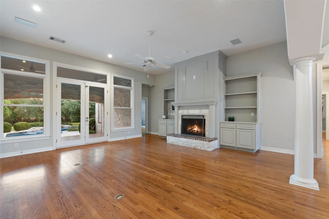 Photo of 127 Roberts CIR