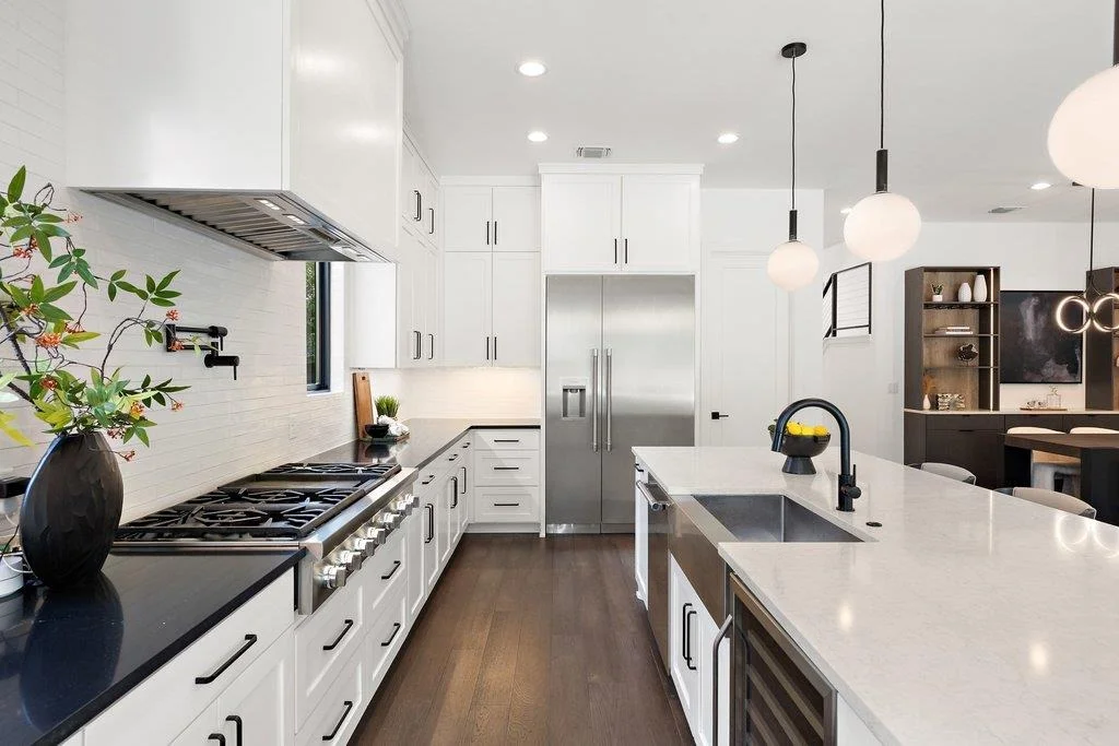 Photo of 6003 Grover Ave