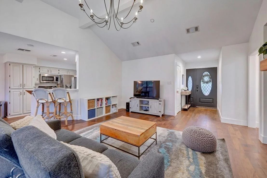 Photo of 11816 Rain Forest CV