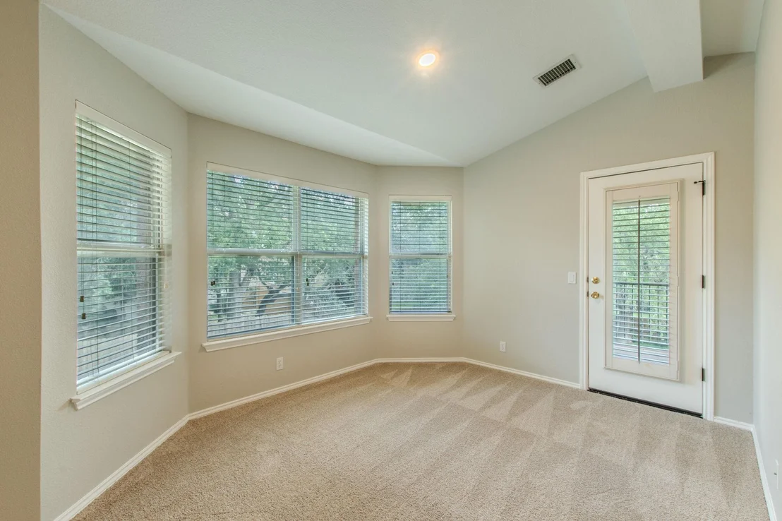 Photo of 3988 Lord Byron CIR