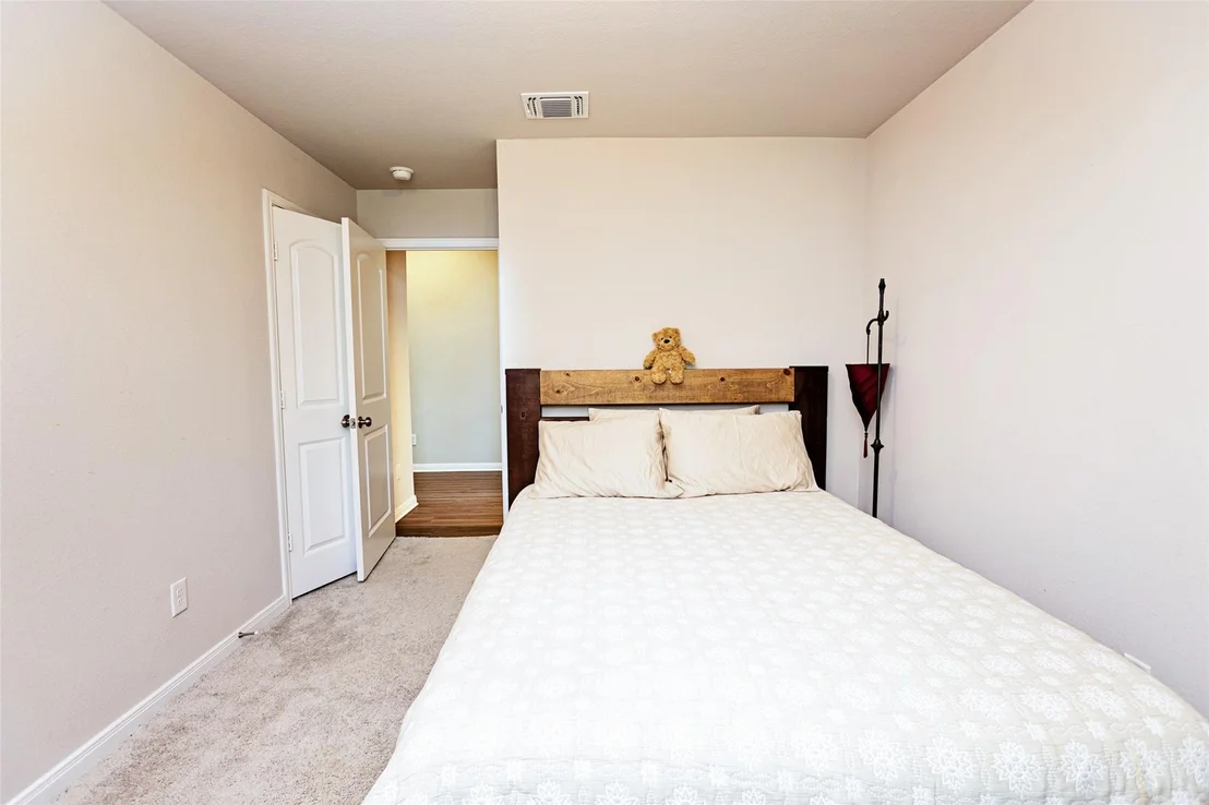Photo of 903 Fallbrook DR