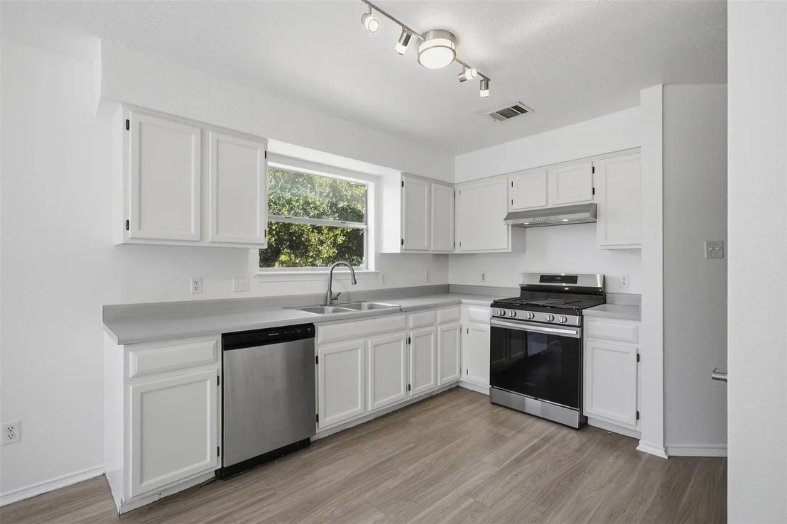 Photo of 1206 Garden Path DR