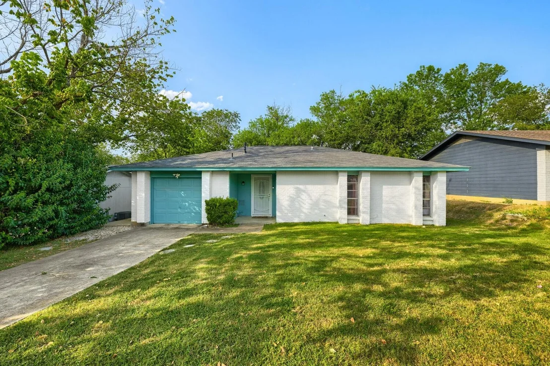 Photo of 3410 Plantation RD
