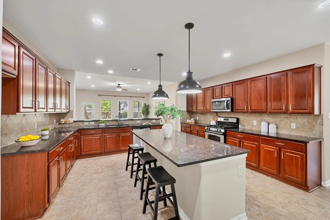 Photo of 4100 Deer Tract ST