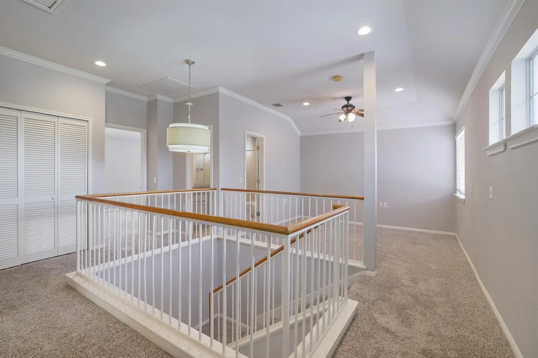Photo of 412 Colonial Park BLVD