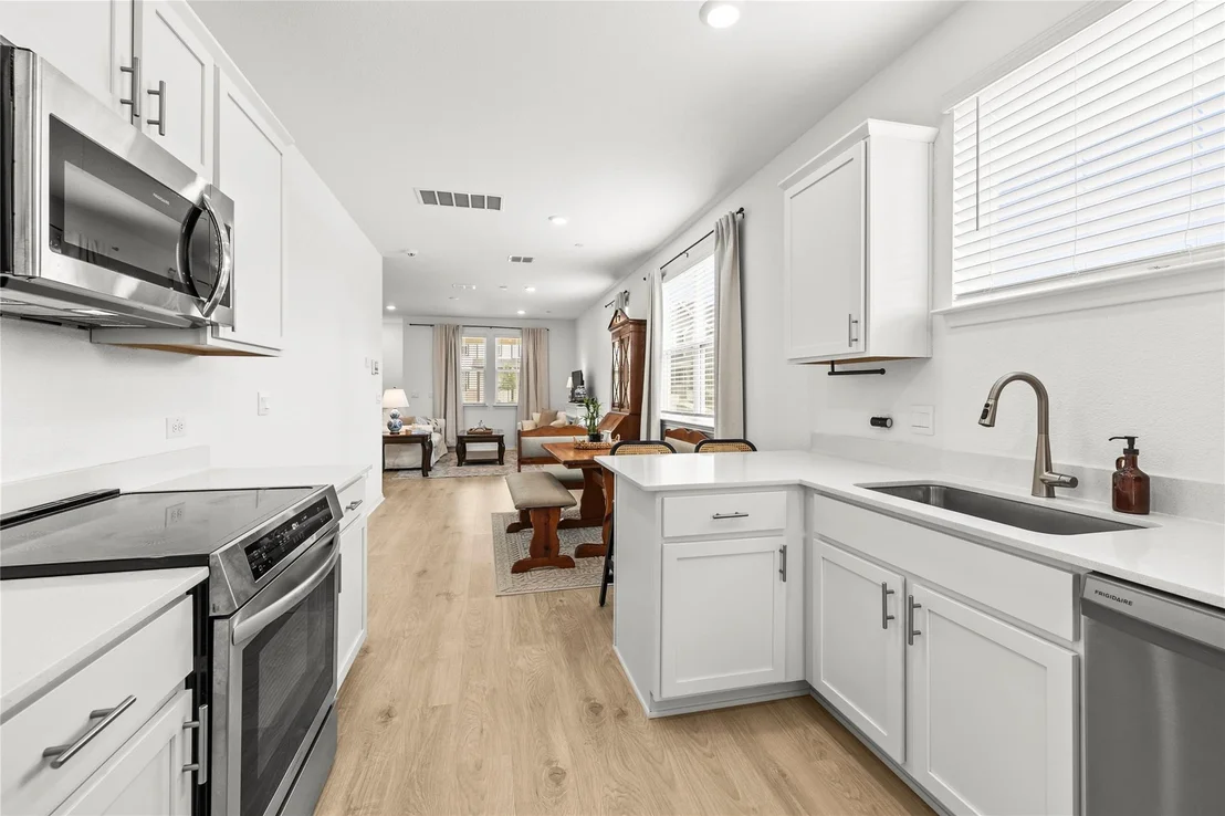 Photo of 2557 Caleb Asher LOOP