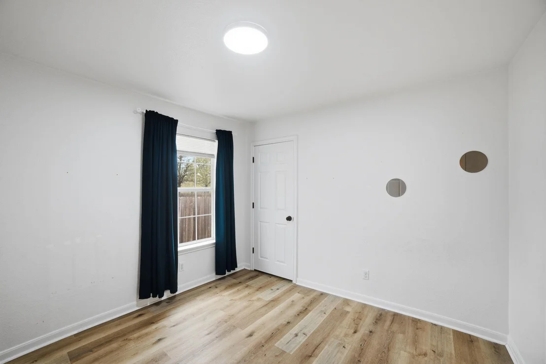 Photo of 104 S Mockingbird CIR